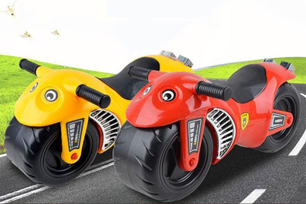 Xe chòi chân 2 bánh Ducati là sản phẩm của thương hiệu King