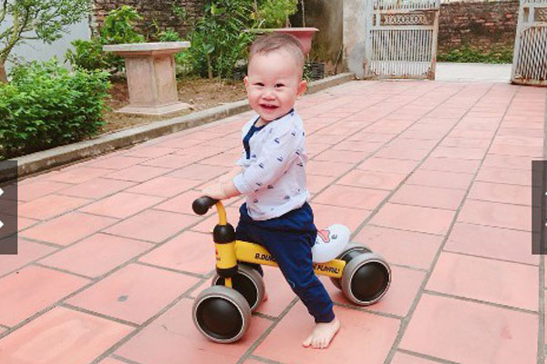 Xe được thiết kế thông minh phù hợp cho bé từ 1-6 tuổi